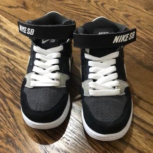 Boys Nike Basketball Shoes  🏀